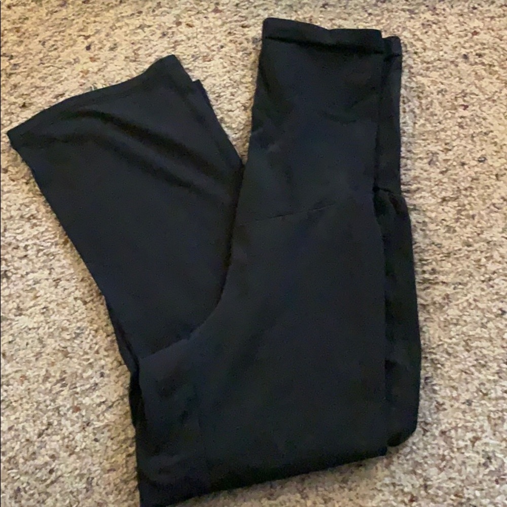 Motherhood Maternity Capri Leggings